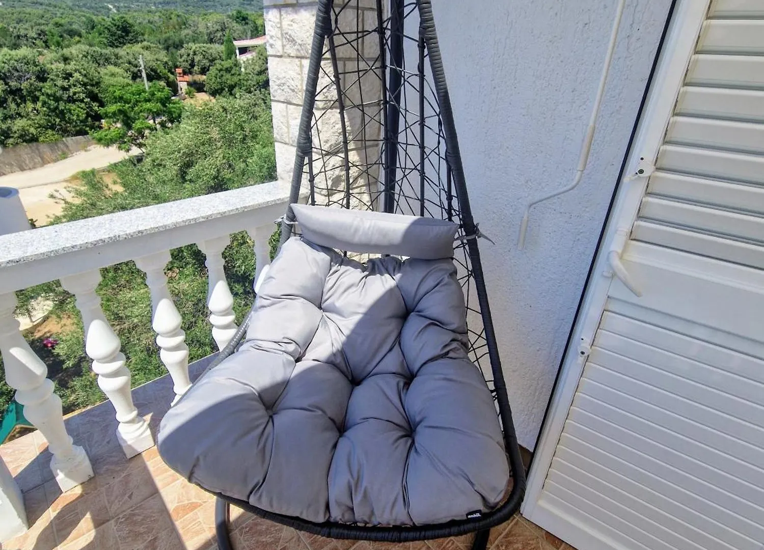Apartments Vuksan Rab Town Guest house