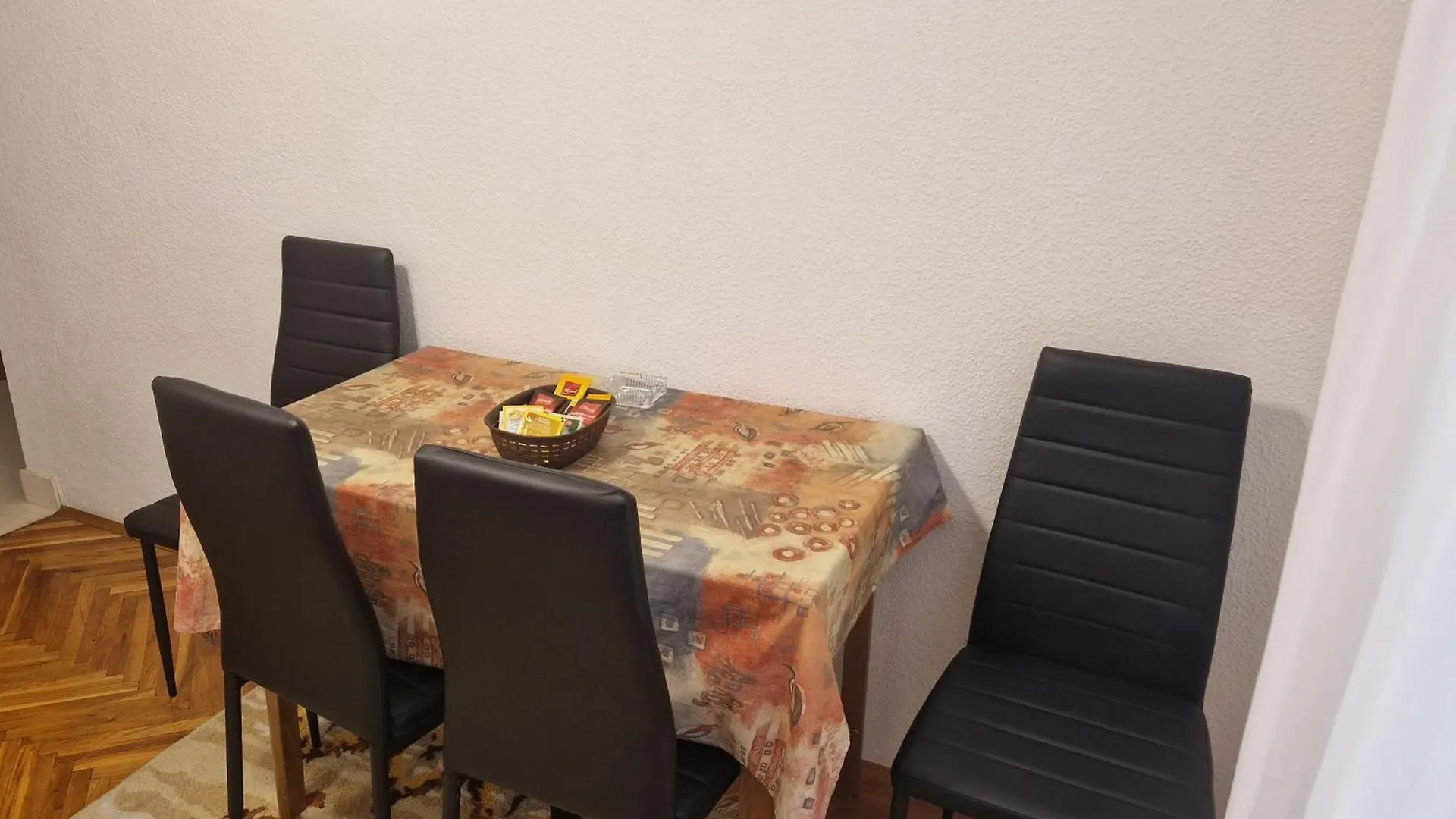 Guest house Apartments Vuksan Rab Town