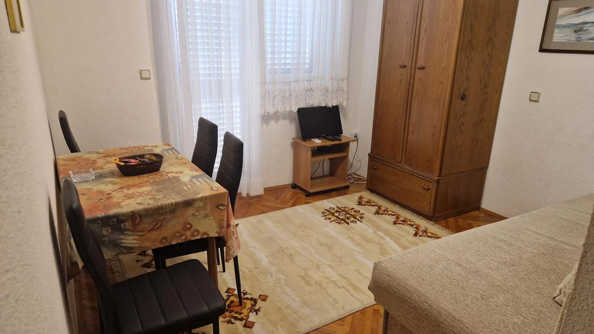 Apartments Vuksan Rab Town 3*,